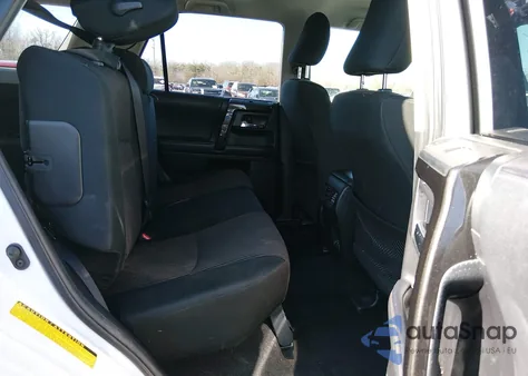 2020 Toyota 4Runner Trd Off Road z USA, uszkodzony, nr VIN JTEBU5JR0L5761296